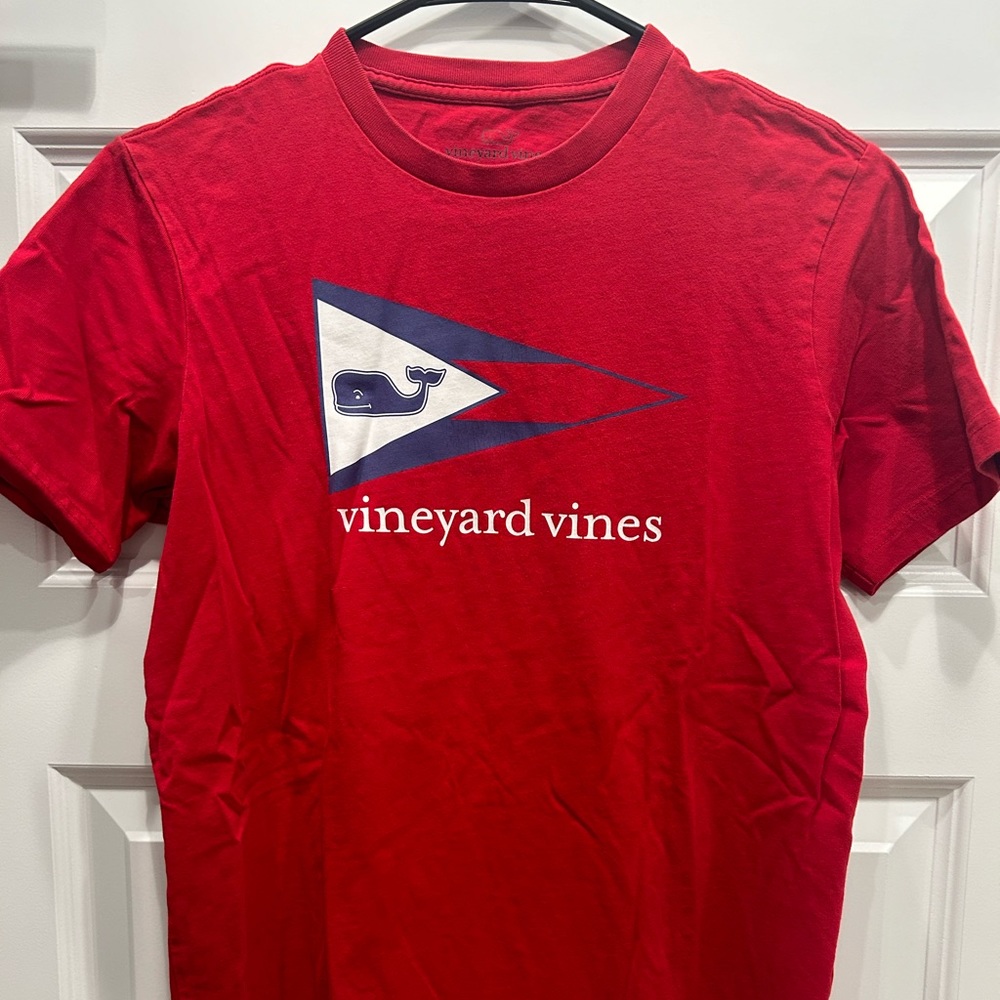Boys Vineyard Vines Size L Short Sleeve Red T-shirt
